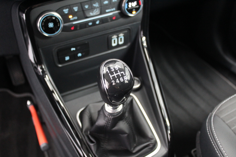 Ford EcoSport Ford EcoSport 1.0 EcoBoost Titanium 126PK, RIJKLAAR!! | DEELS LEDER | NAVIGATIE | CARPLAY | CRUISE | STOEL/RUIT/STUURVERWARMING