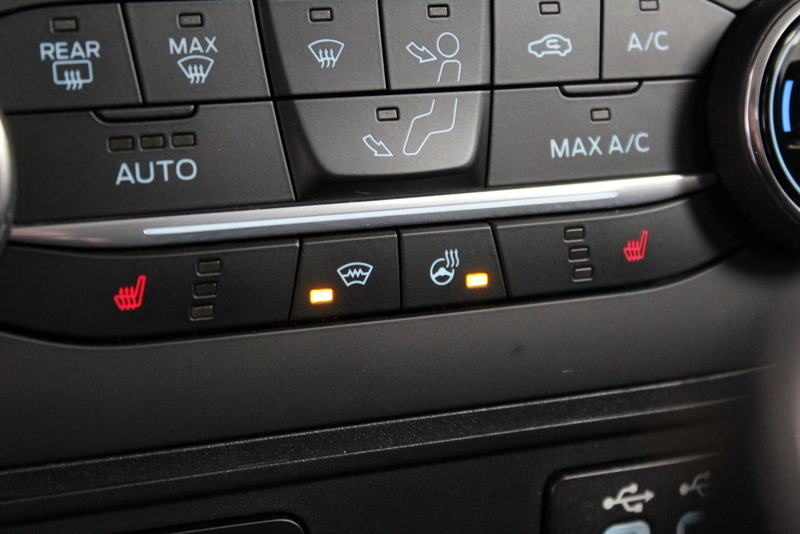 Ford EcoSport Ford EcoSport 1.0 EcoBoost Titanium 126PK, RIJKLAAR!! | DEELS LEDER | NAVIGATIE | CARPLAY | CRUISE | STOEL/RUIT/STUURVERWARMING