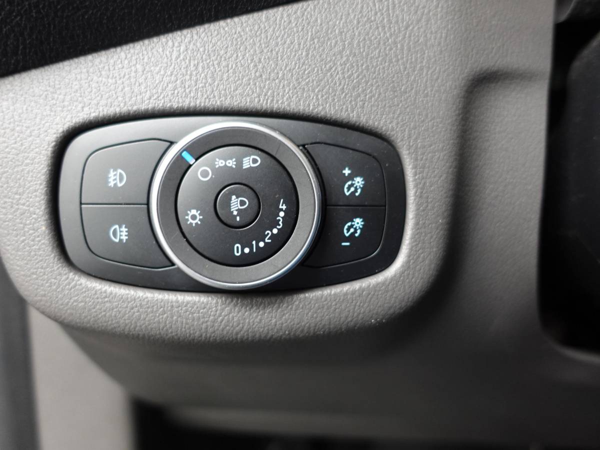 Ford Transit Connect Ford Transit Connect 1.5 EcoBlue L2 Trend Aut. Navi Airco PDC A Cruise Control 3Zits Camera DAB+