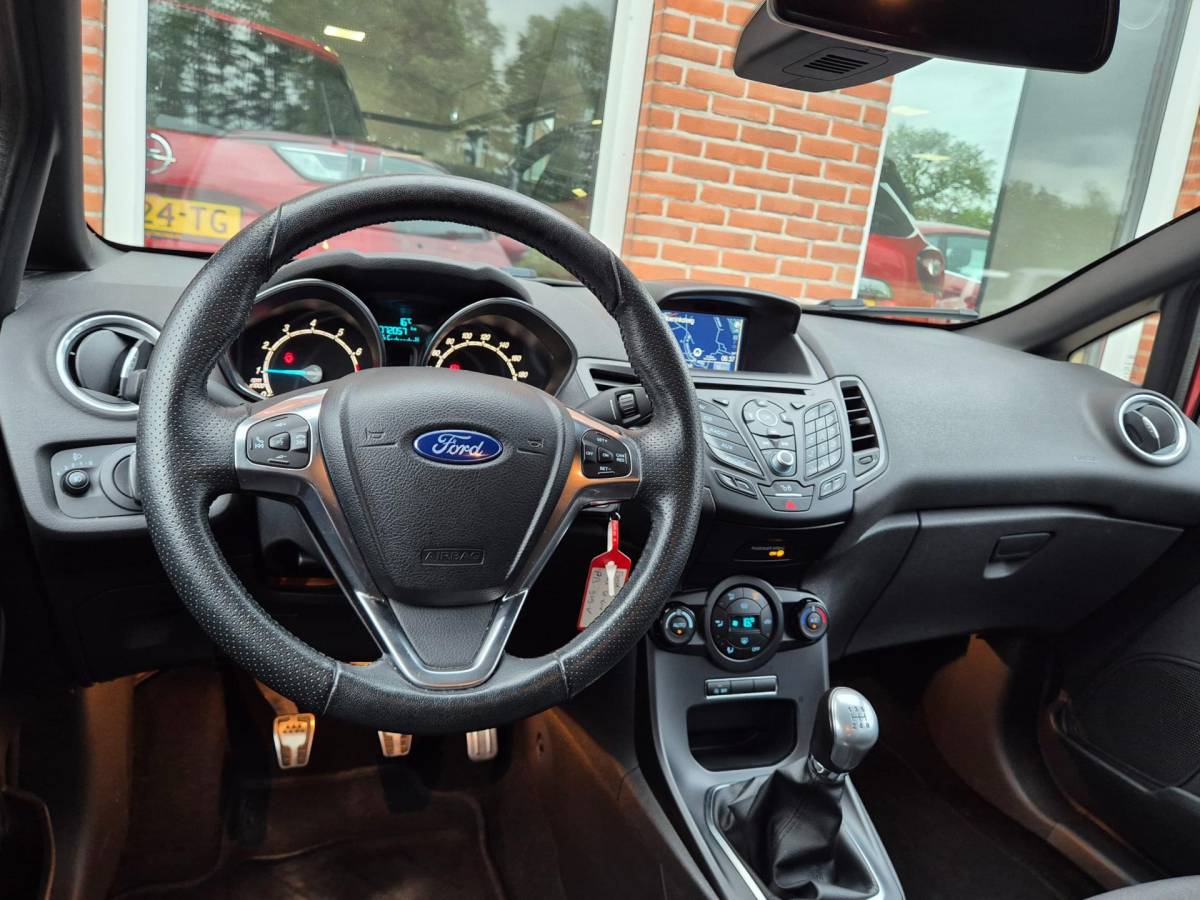 Ford Fiesta Ford Fiesta 1.0 EcoBoost ST Line 101PK 5drs clima, cruise, navi, lmv, bluetooth