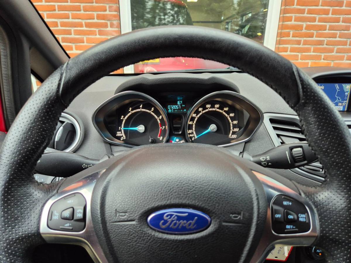 Ford Fiesta Ford Fiesta 1.0 EcoBoost ST Line 101PK 5drs clima, cruise, navi, lmv, bluetooth