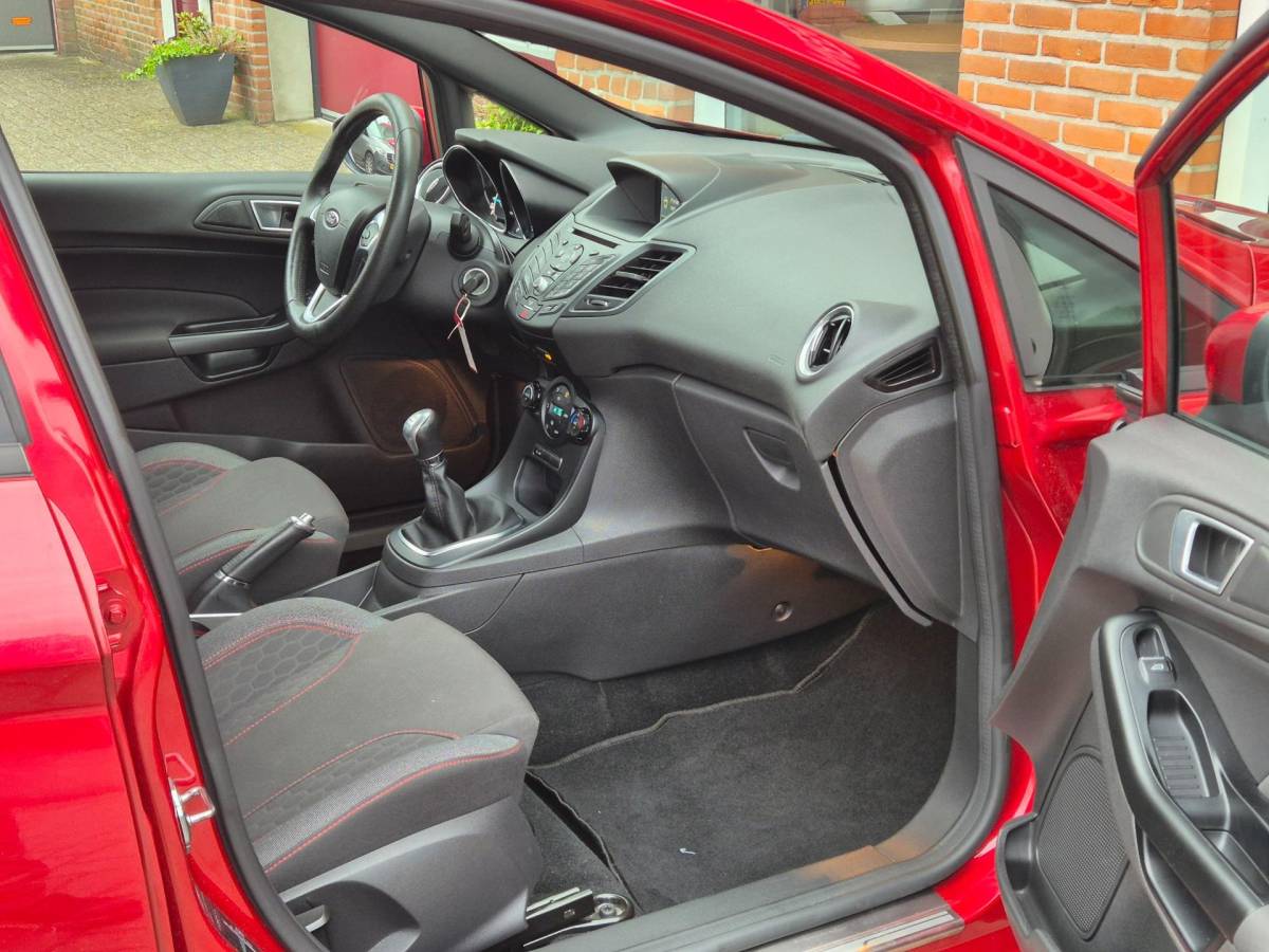 Ford Fiesta Ford Fiesta 1.0 EcoBoost ST Line 101PK 5drs clima, cruise, navi, lmv, bluetooth