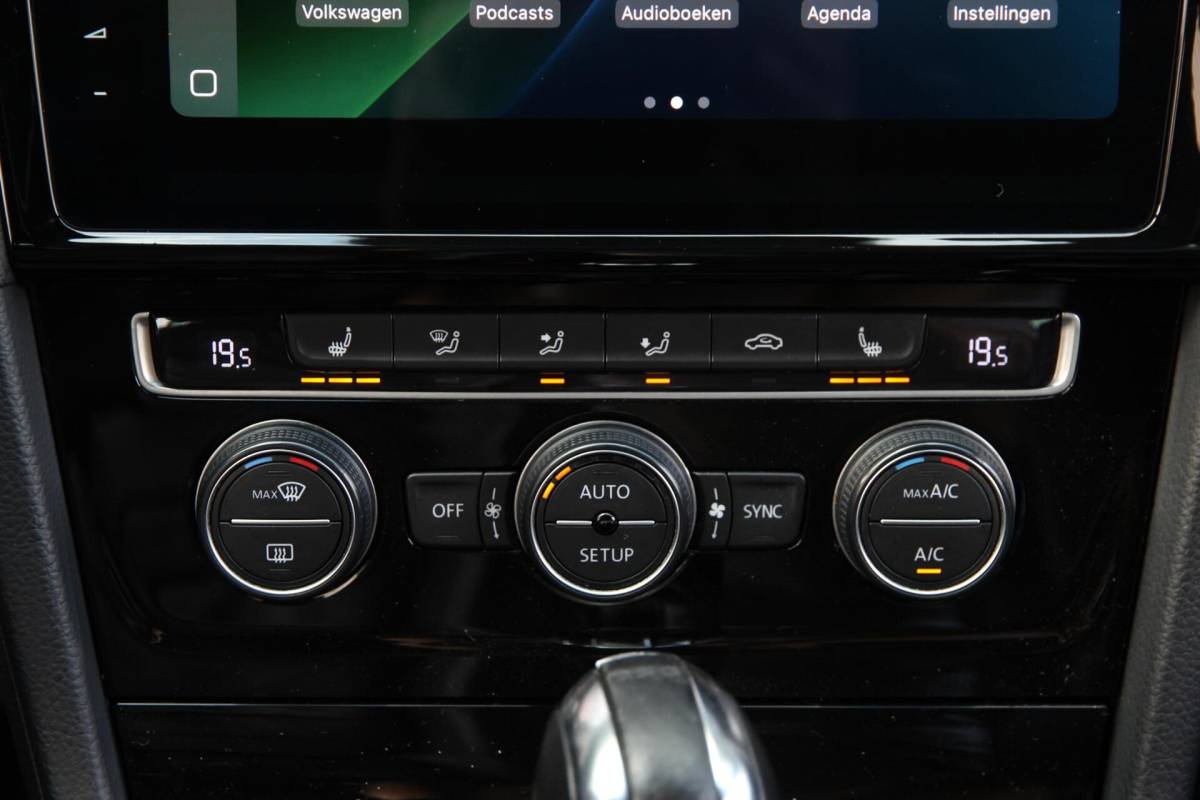 Volkswagen Golf Volkswagen Golf 2.0 R 4Motion |Milltek|Carplay | Leder| ACC