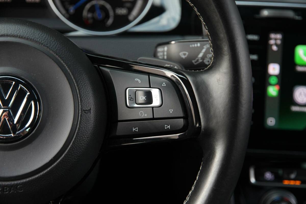 Volkswagen Golf Volkswagen Golf 2.0 R 4Motion |Milltek|Carplay | Leder| ACC