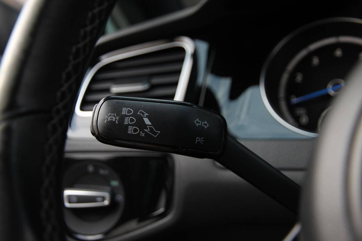Volkswagen Golf Volkswagen Golf 2.0 R 4Motion |Milltek|Carplay | Leder| ACC