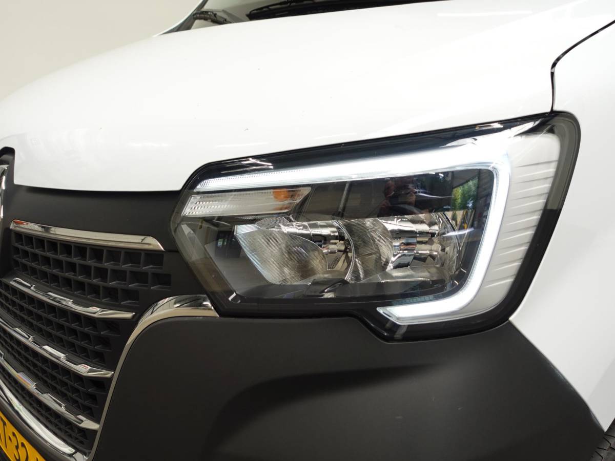 Renault Master Renault Master T35 2.3 dCi 180PK L2H2 Energy Airco Cruise Control Camera Navi PDC V+A Trekhaak 270° Deuren