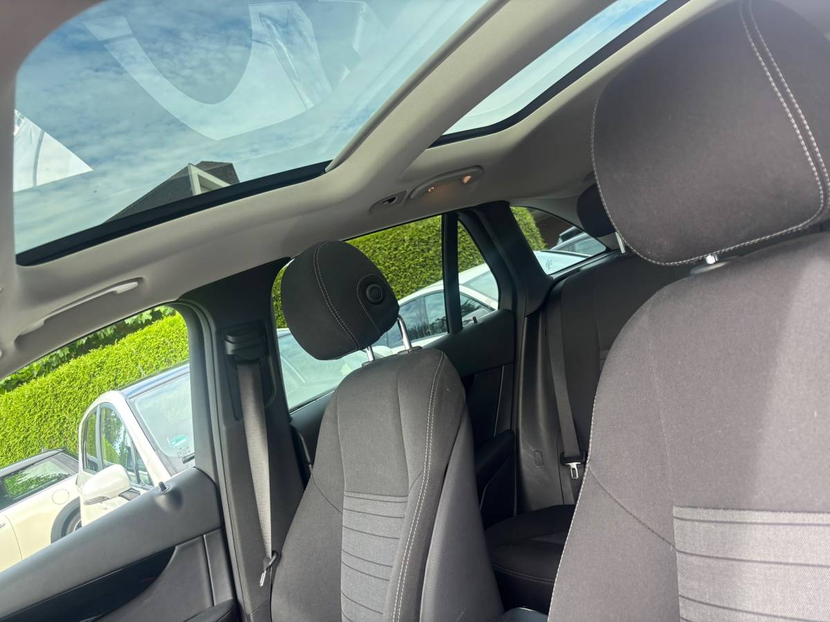 Mercedes-Benz GLC Mercedes-Benz GLC-klasse 300e 4MATIC Trekhaak,Pano,Camera,