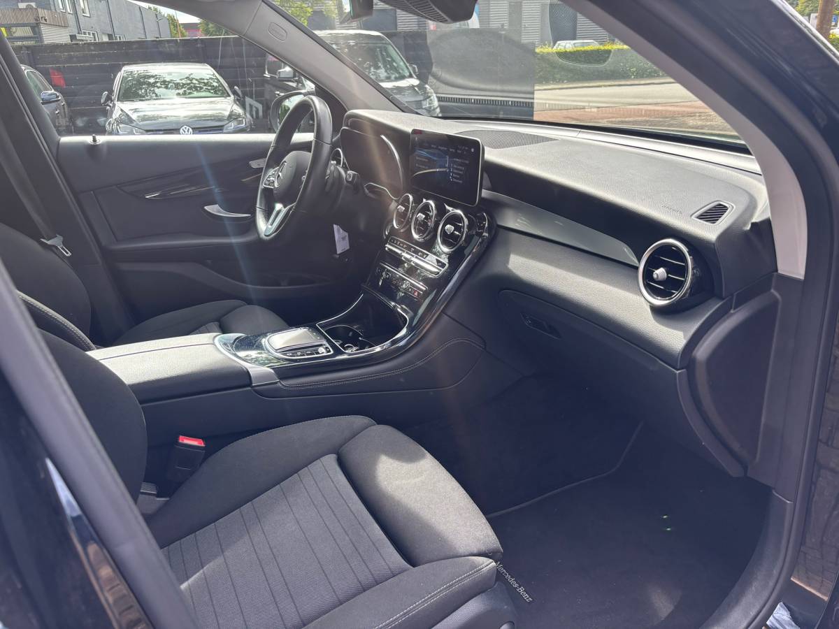 Mercedes-Benz GLC Mercedes-Benz GLC-klasse 300e 4MATIC Trekhaak,Pano,Camera,