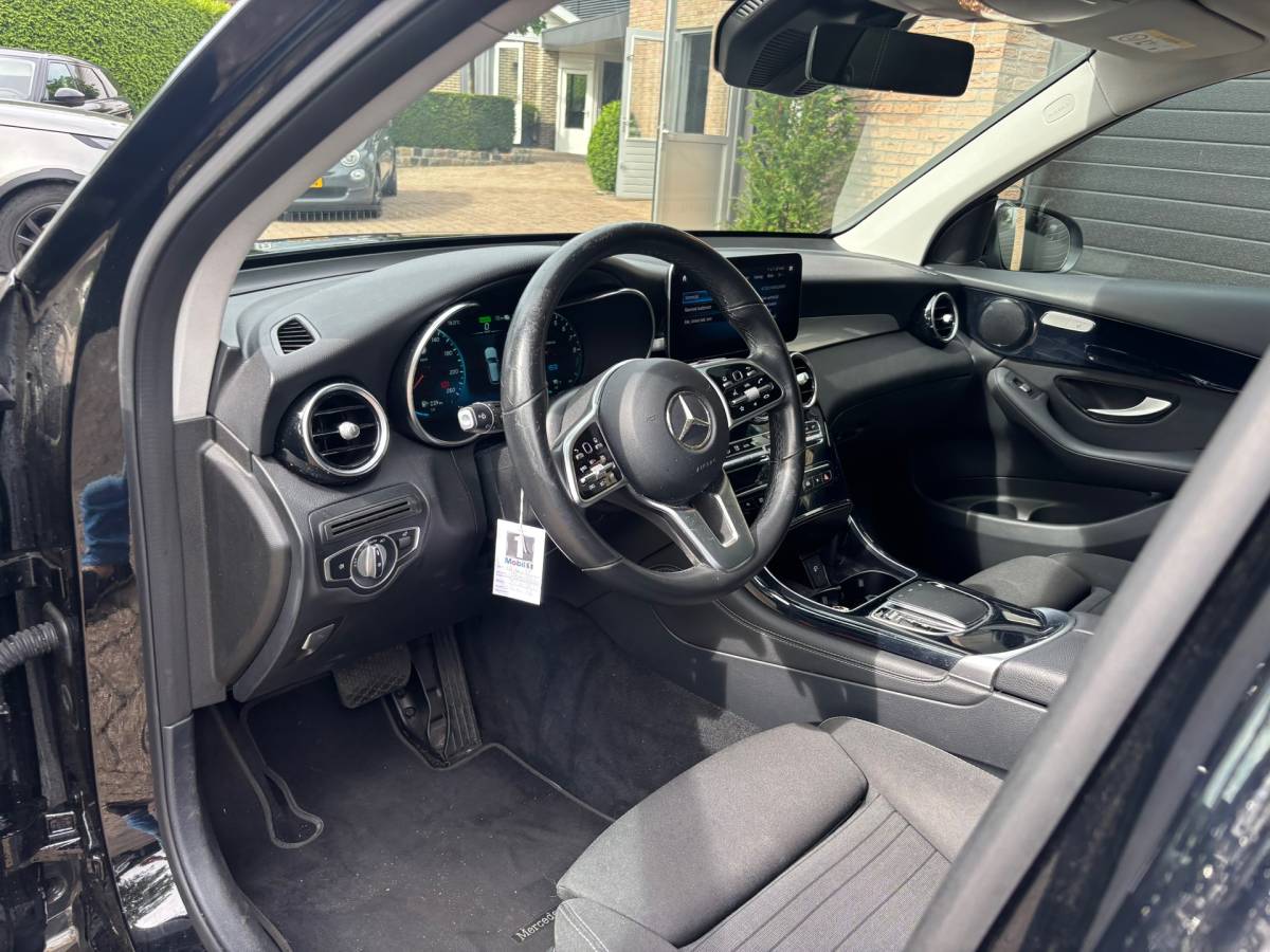 Mercedes-Benz GLC Mercedes-Benz GLC-klasse 300e 4MATIC Trekhaak,Pano,Camera,