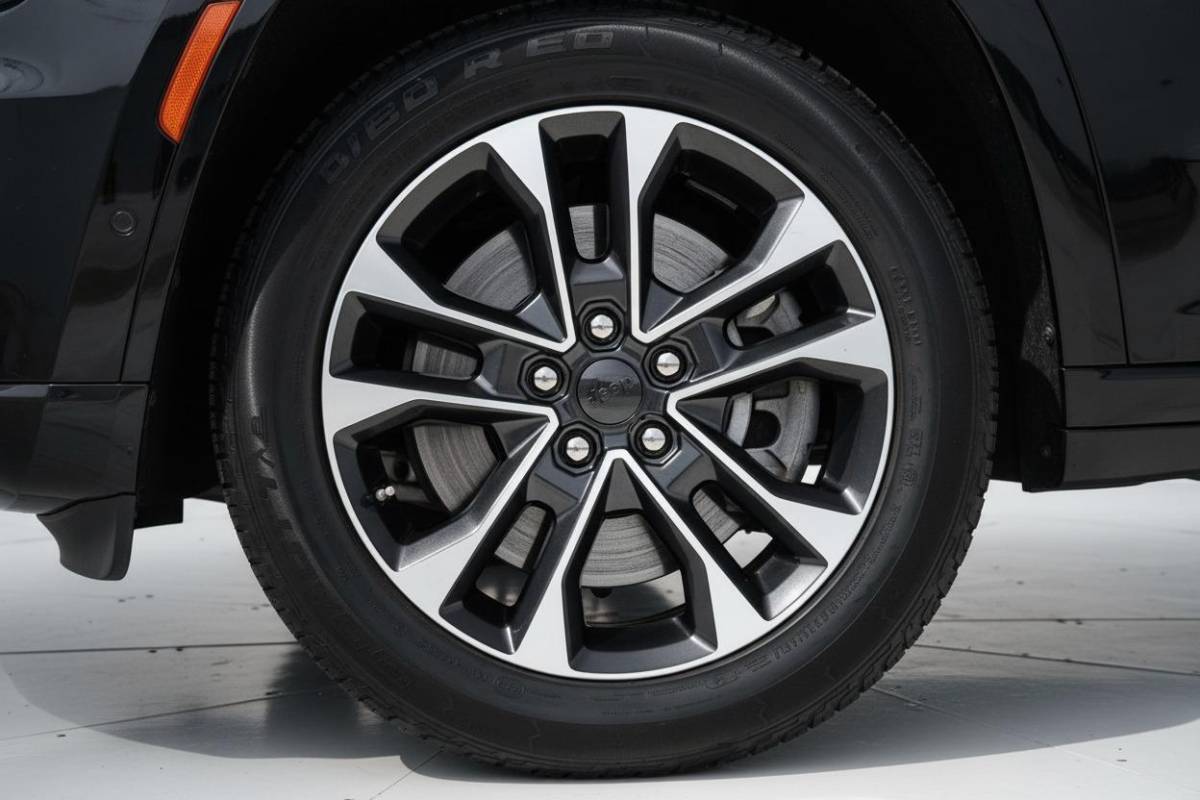 Jeep Grand Cherokee Jeep Grand Cherokee 2.0 Hybride | Overland | Full Option | Panodak | Luchtvering | Trekhaak | Mcintosh | 21 inch |