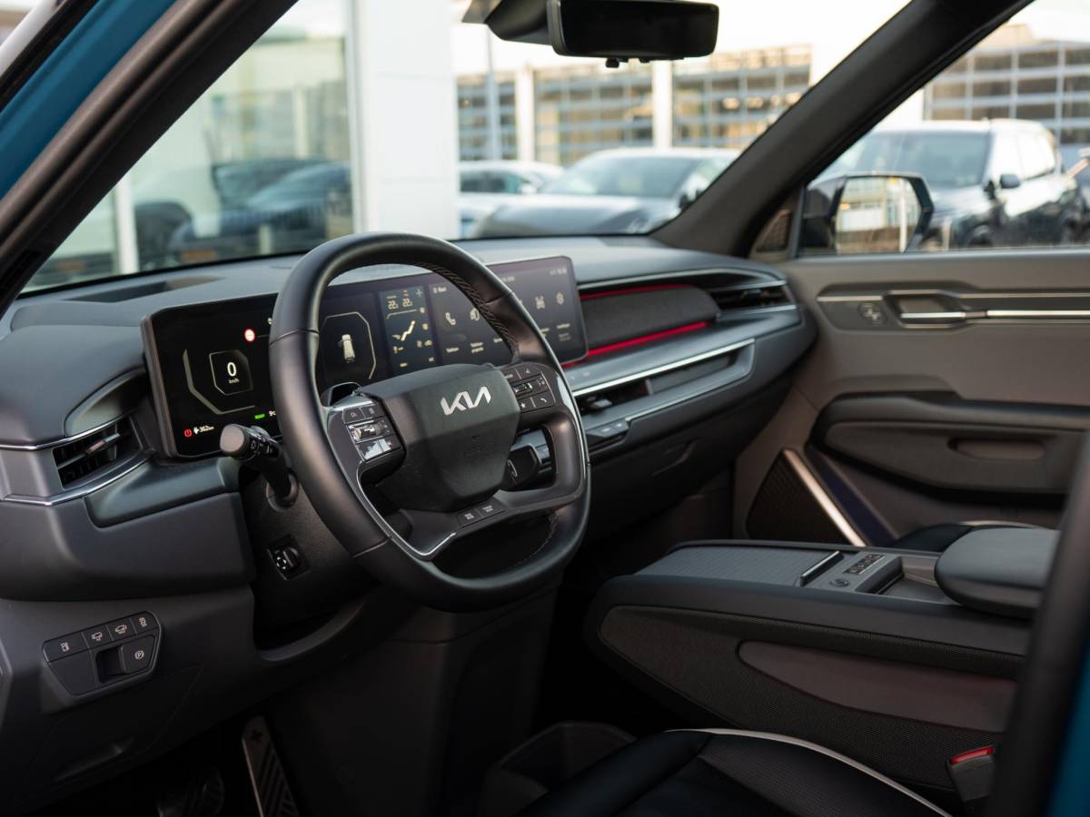 Kia EV9 Kia EV9 Launch Edition GT-Line AWD 99.8 kWh | Speciale kleur | 7-Pers. | 21″ | Head-Up | Stoel-/Stuurverwarming | Premium Audio | Schuif-/kanteldak | Adapt. Cruise | Matte blauw