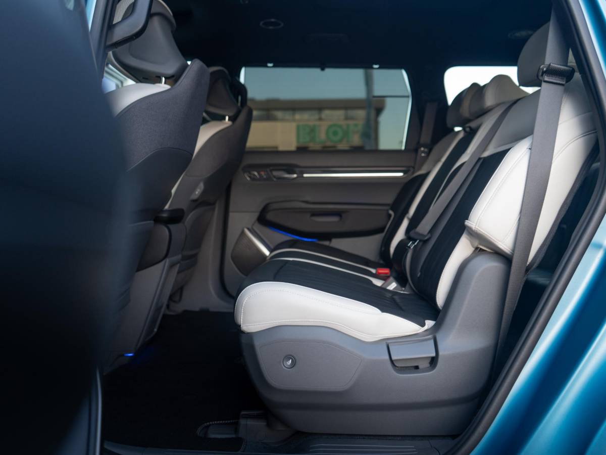 Kia EV9 Kia EV9 Launch Edition GT-Line AWD 99.8 kWh | Speciale kleur | 7-Pers. | 21″ | Head-Up | Stoel-/Stuurverwarming | Premium Audio | Schuif-/kanteldak | Adapt. Cruise | Matte blauw