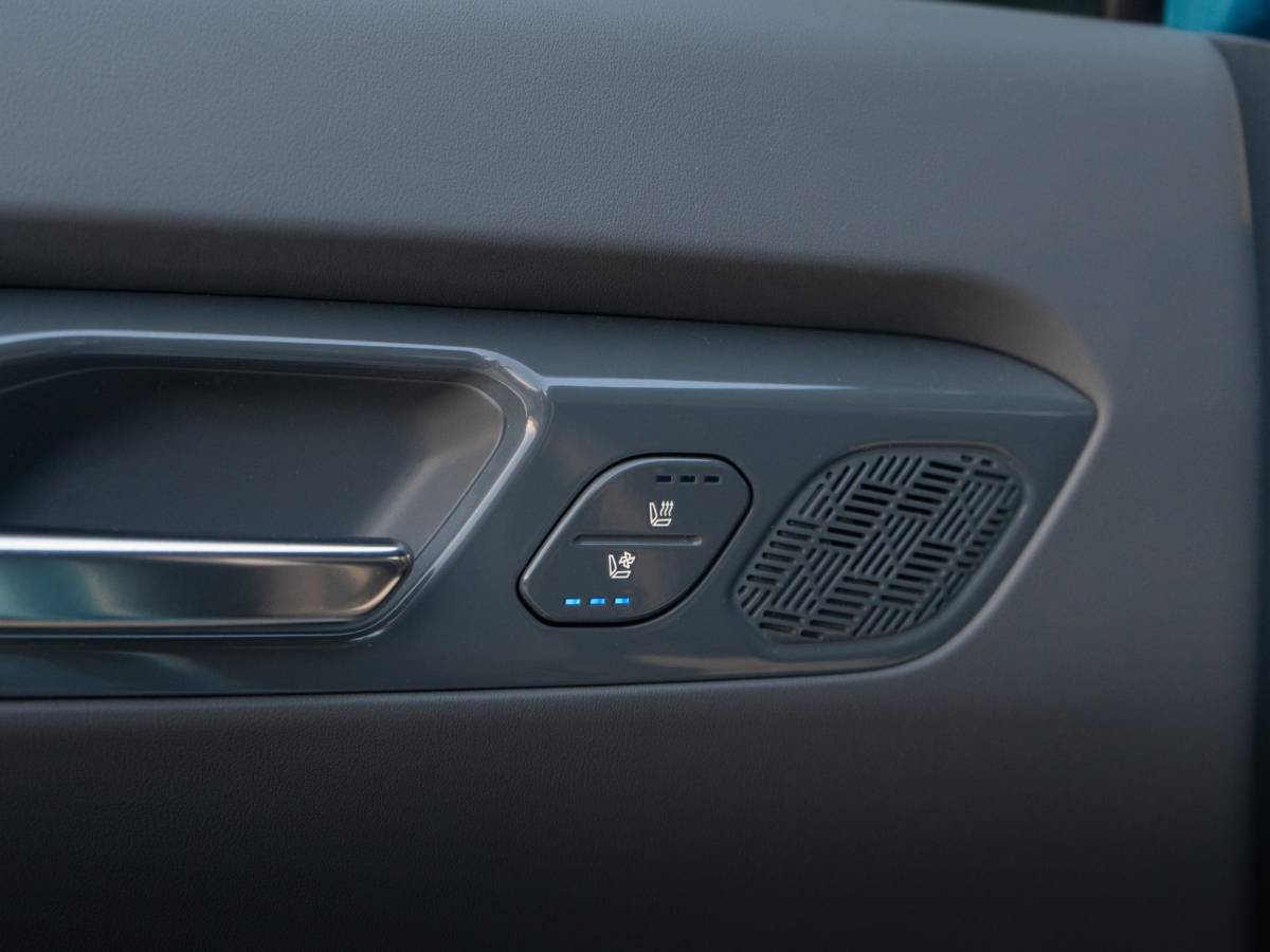 Kia EV9 Kia EV9 Launch Edition GT-Line AWD 99.8 kWh | Speciale kleur | 7-Pers. | 21″ | Head-Up | Stoel-/Stuurverwarming | Premium Audio | Schuif-/kanteldak | Adapt. Cruise | Matte blauw