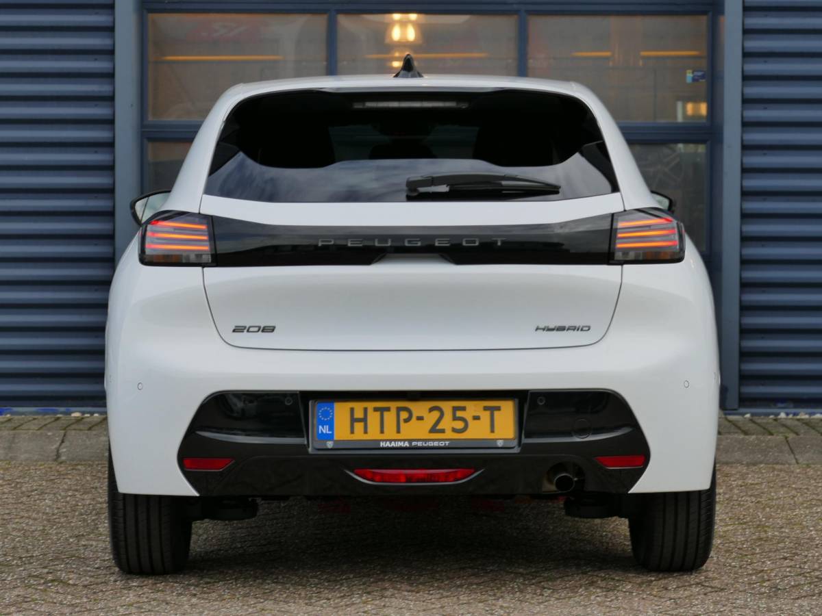 Peugeot 208 Peugeot 208 1.2 Hybrid 110 e-DCS6 Allure | 360° Camera | Navigatie | Climate Control | Full LED | 16” LM Velgen | Apple Carplay/Android Auto