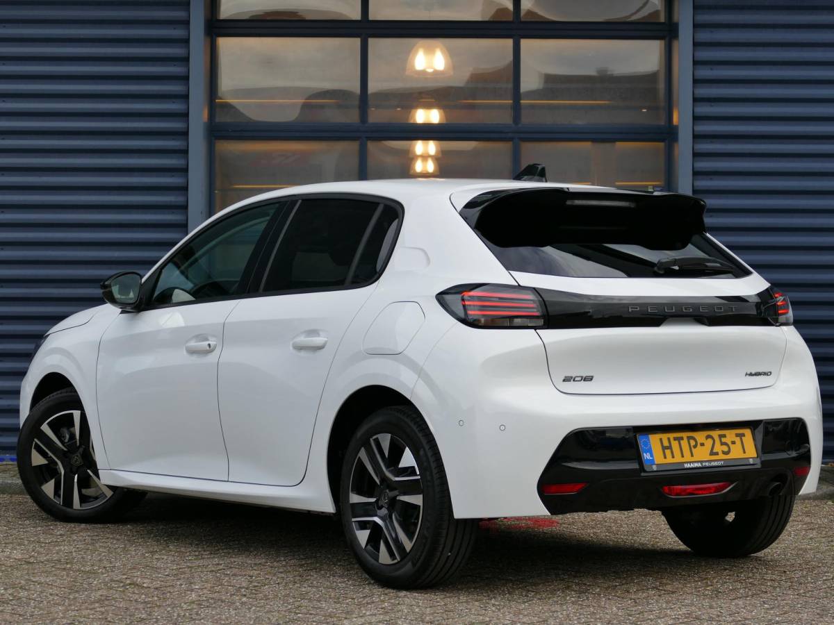 Peugeot 208 Peugeot 208 1.2 Hybrid 110 e-DCS6 Allure | 360° Camera | Navigatie | Climate Control | Full LED | 16” LM Velgen | Apple Carplay/Android Auto