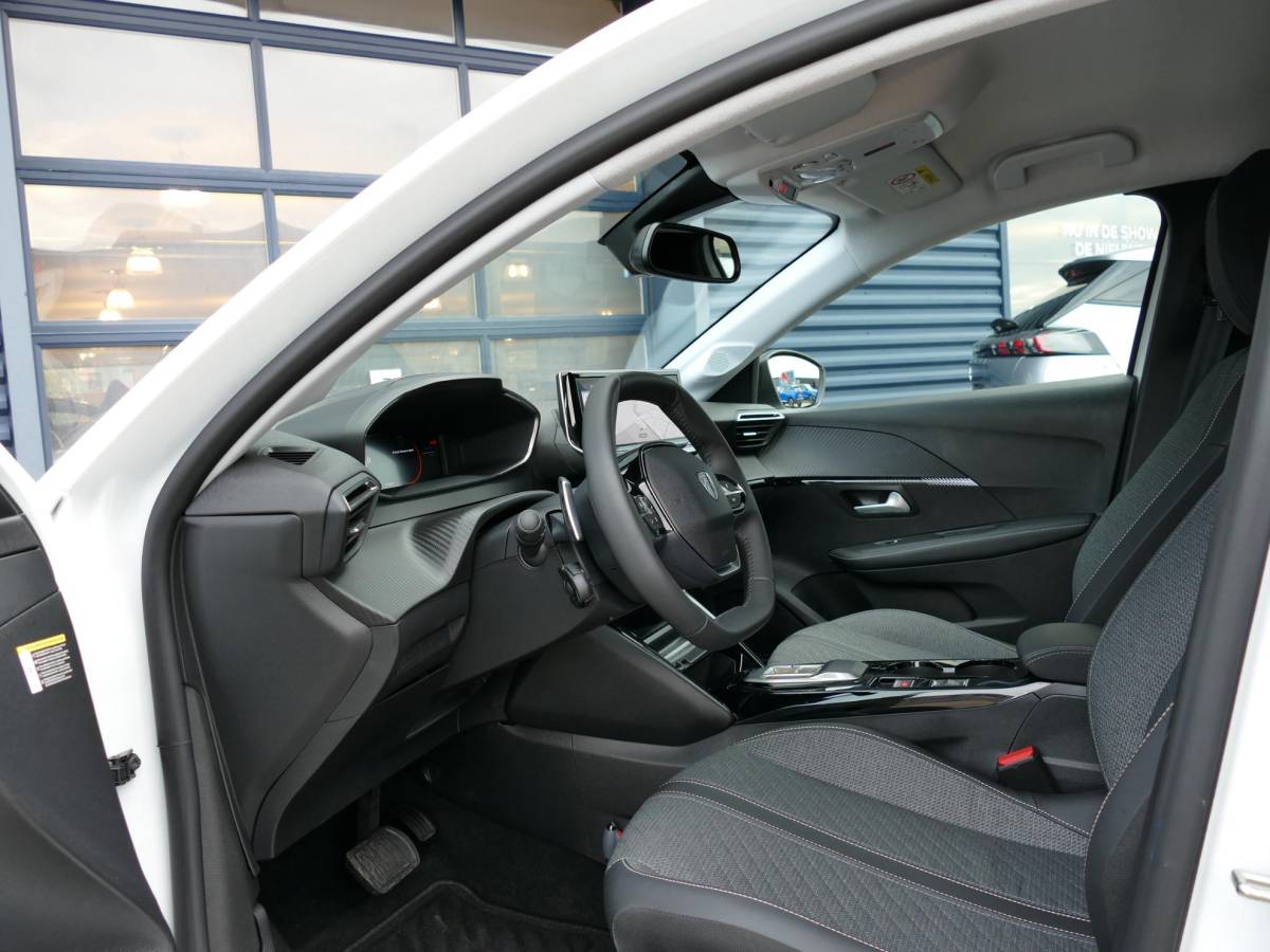 Peugeot 208 Peugeot 208 1.2 Hybrid 110 e-DCS6 Allure | 360° Camera | Navigatie | Climate Control | Full LED | 16” LM Velgen | Apple Carplay/Android Auto