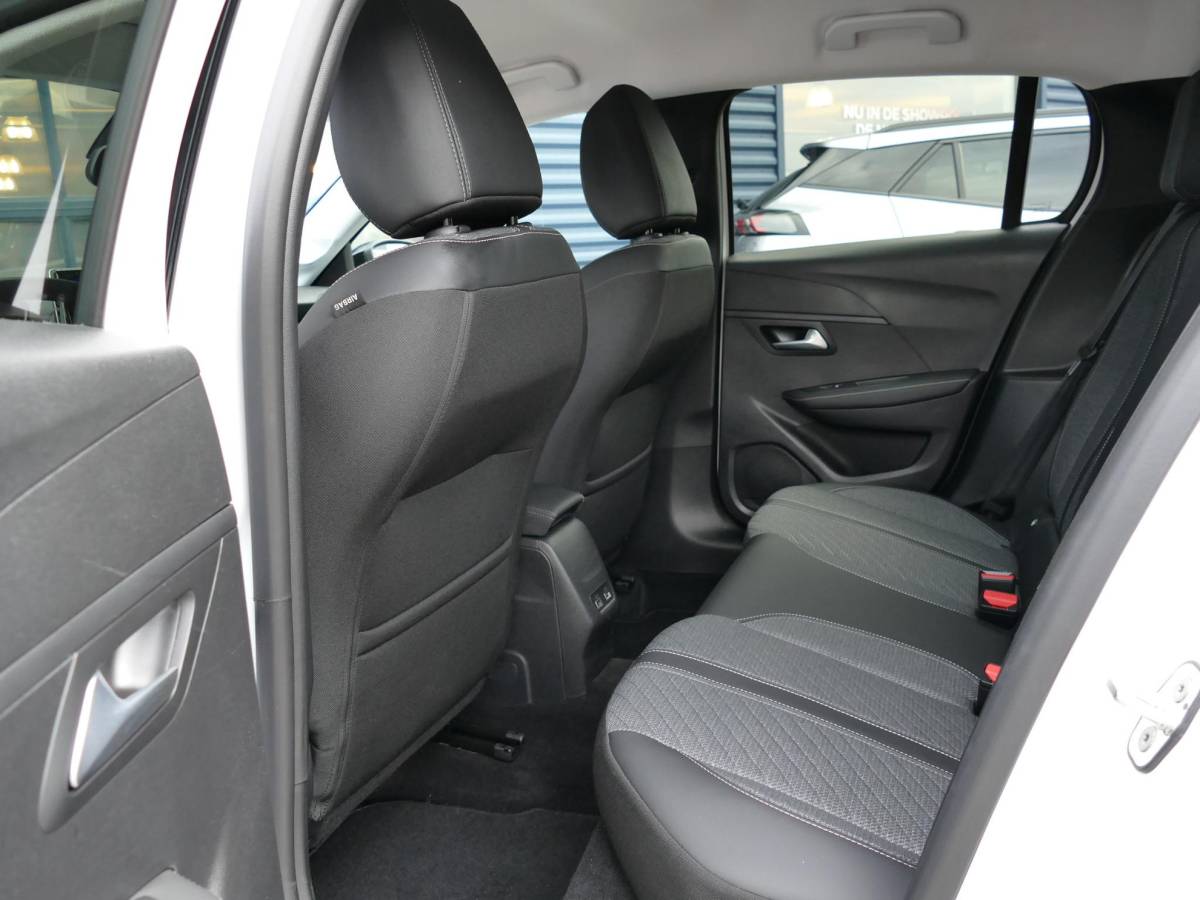 Peugeot 208 Peugeot 208 1.2 Hybrid 110 e-DCS6 Allure | 360° Camera | Navigatie | Climate Control | Full LED | 16” LM Velgen | Apple Carplay/Android Auto