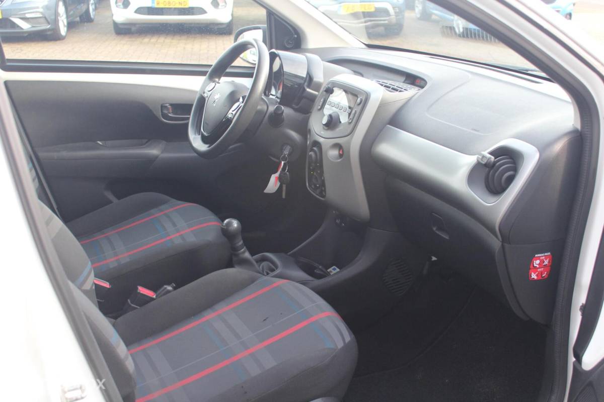 Peugeot 108 Peugeot 108 1.0 e-VTi Active TOP! Airco/5drs/Led/Bluetooth/NAP