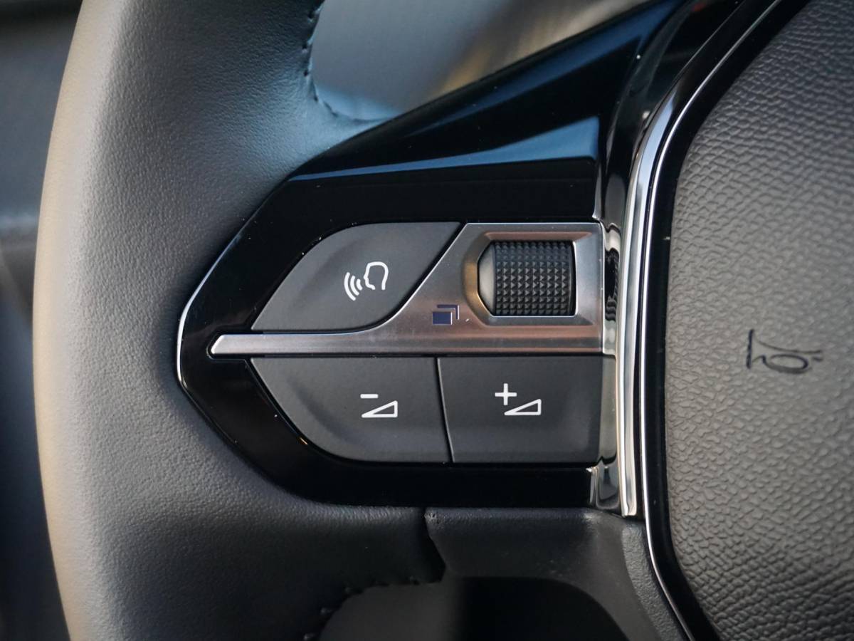 Peugeot e-208 Peugeot e-208 EV Allure 51 kWh 360 Camera