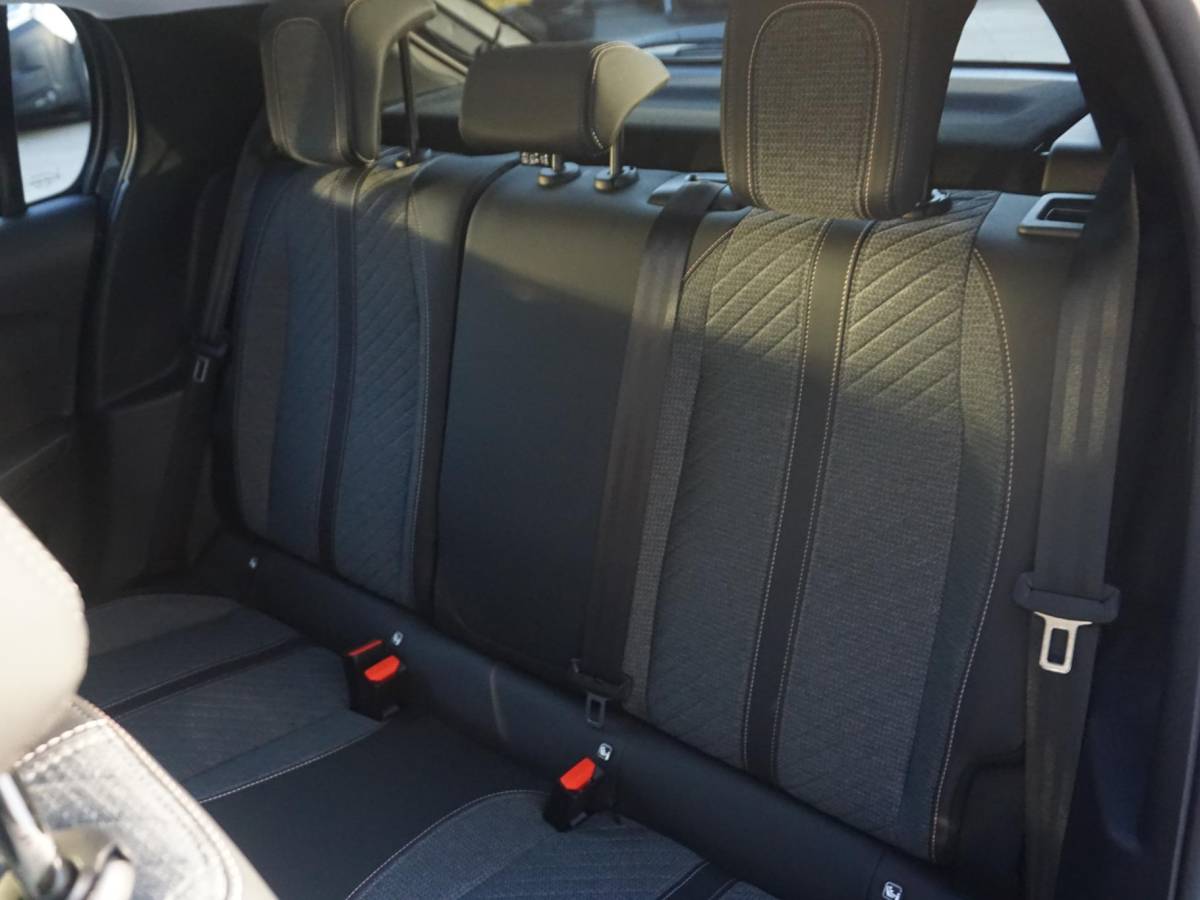 Peugeot e-208 Peugeot e-208 EV Allure 51 kWh 360 Camera