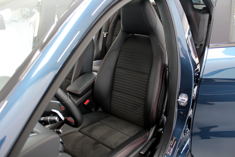 Mercedes-Benz GLA Mercedes-Benz GLA-klasse 180 Business Solution AMG Night Upgrade 123PK, RIJKLAAR!! AUTOMAAT | PANORAMADAK | LEER/ALCANTARA | CAMERA