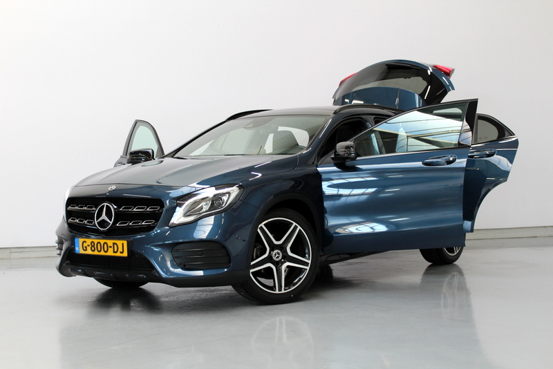 Mercedes-Benz GLA Mercedes-Benz GLA-klasse 180 Business Solution AMG Night Upgrade 123PK, RIJKLAAR!! AUTOMAAT | PANORAMADAK | LEER/ALCANTARA | CAMERA