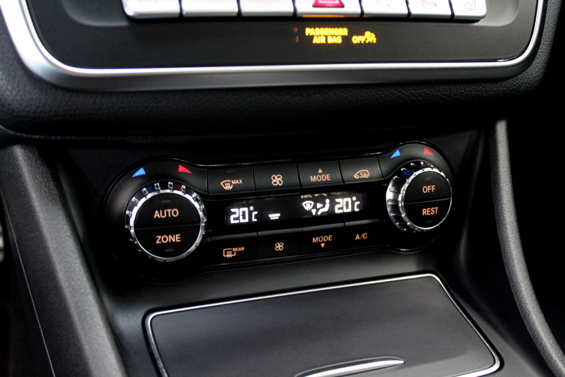 Mercedes-Benz GLA Mercedes-Benz GLA-klasse 180 Business Solution AMG Night Upgrade 123PK, RIJKLAAR!! AUTOMAAT | PANORAMADAK | LEER/ALCANTARA | CAMERA