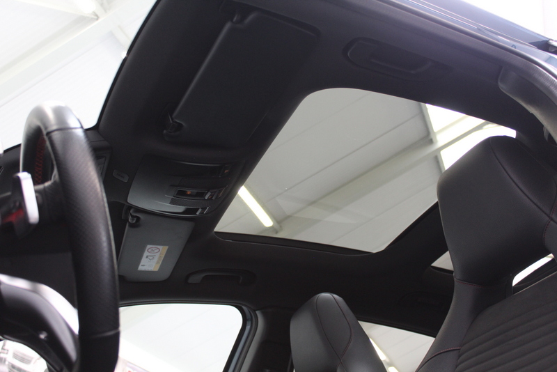 Mercedes-Benz GLA Mercedes-Benz GLA-klasse 180 Business Solution AMG Night Upgrade 123PK, RIJKLAAR!! AUTOMAAT | PANORAMADAK | LEER/ALCANTARA | CAMERA