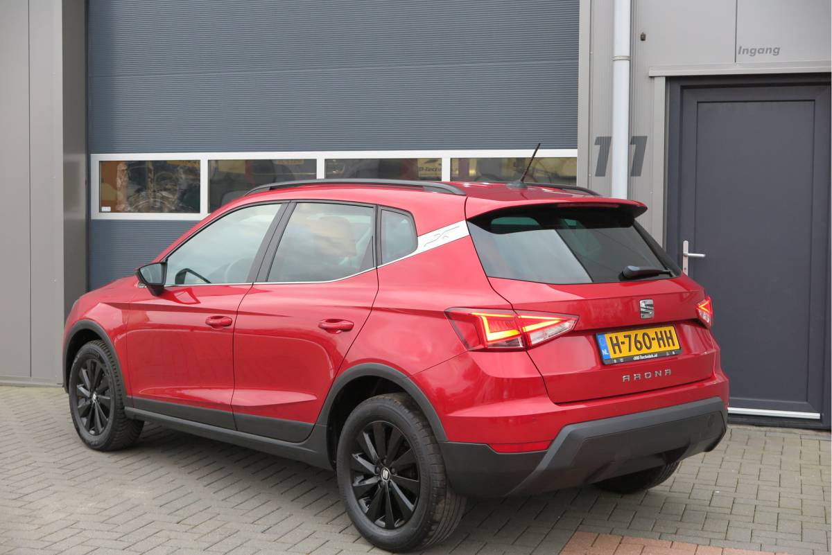 SEAT Arona SEAT Arona 1.0 TSI 95PK Xcellence Launch Edition Navigatie , Parkeersensoren , Climate control, Lichtmetalen velgen. .