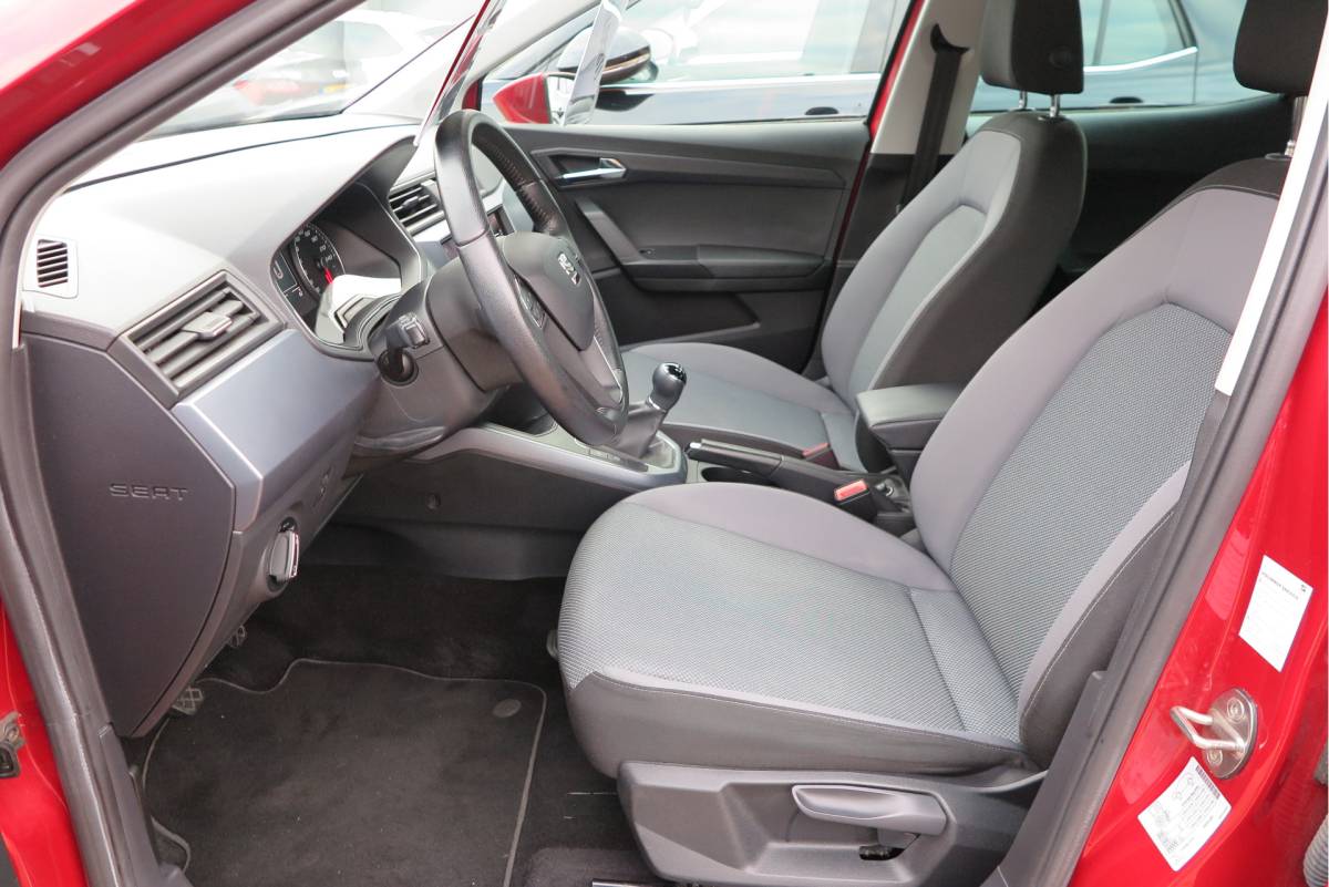 SEAT Arona SEAT Arona 1.0 TSI 95PK Xcellence Launch Edition Navigatie , Parkeersensoren , Climate control, Lichtmetalen velgen. .