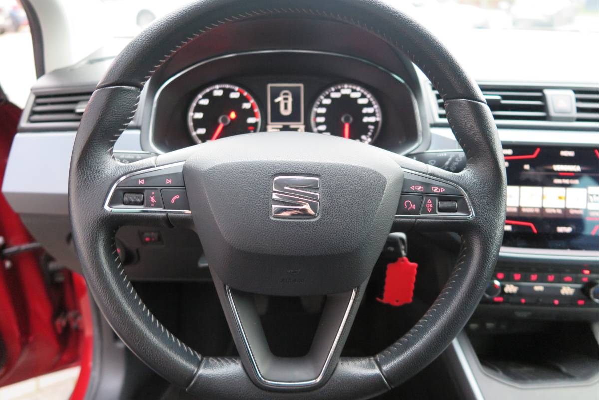 SEAT Arona SEAT Arona 1.0 TSI 95PK Xcellence Launch Edition Navigatie , Parkeersensoren , Climate control, Lichtmetalen velgen. .