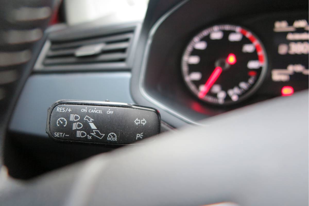 SEAT Arona SEAT Arona 1.0 TSI 95PK Xcellence Launch Edition Navigatie , Parkeersensoren , Climate control, Lichtmetalen velgen. .