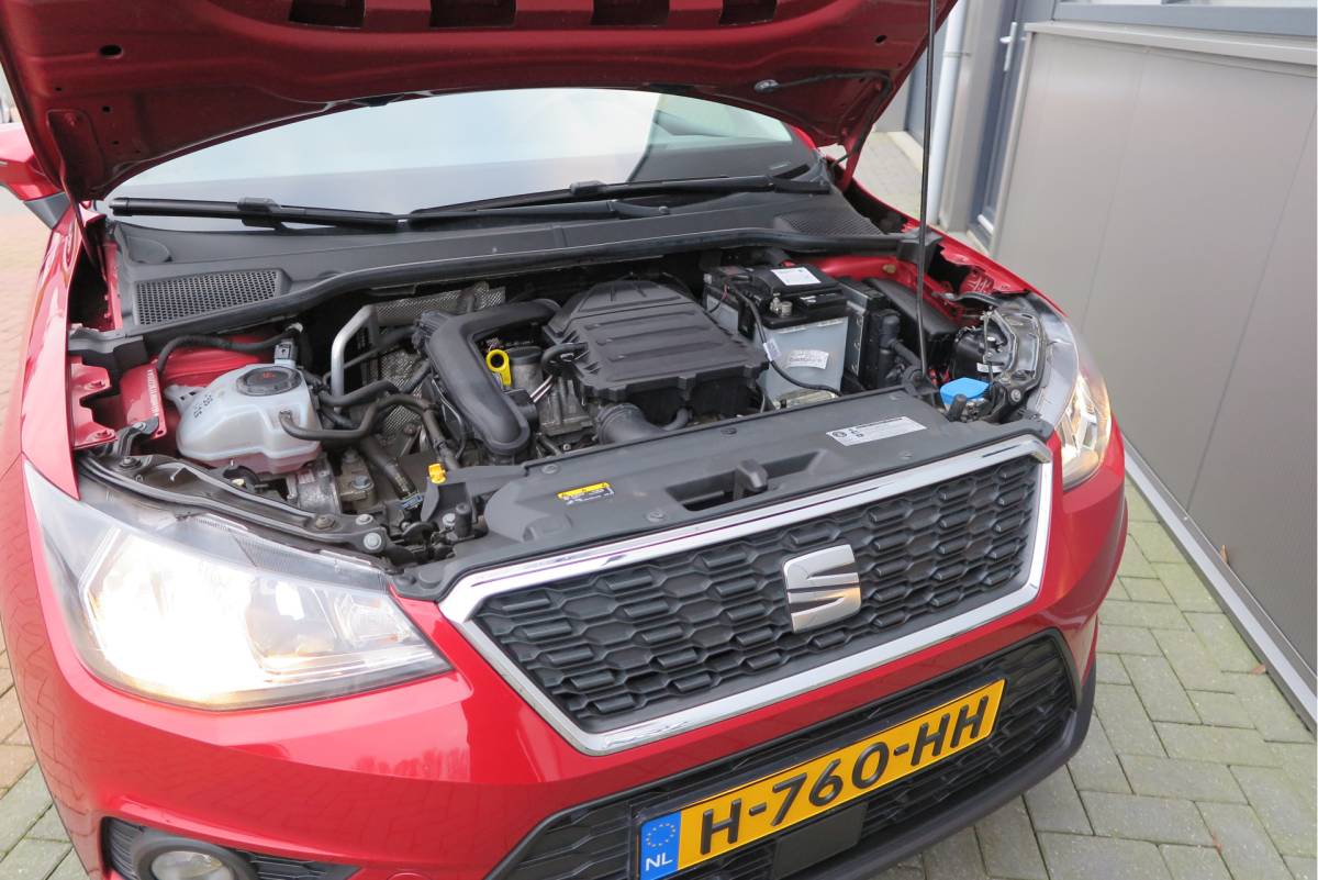 SEAT Arona SEAT Arona 1.0 TSI 95PK Xcellence Launch Edition Navigatie , Parkeersensoren , Climate control, Lichtmetalen velgen. .