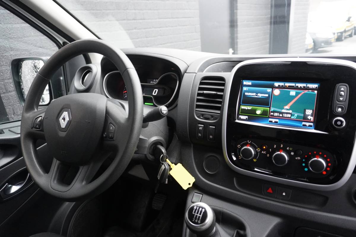 Renault Trafic Renault Trafic 2.0 dCi 120PK – EURO 6 – Airco – Navi – Cruise – €11.950,- Excl.