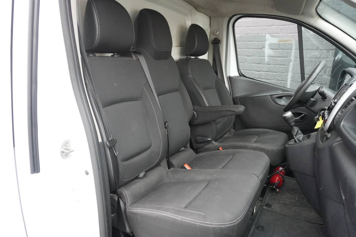 Renault Trafic Renault Trafic 2.0 dCi 120PK – EURO 6 – Airco – Navi – Cruise – €11.950,- Excl.