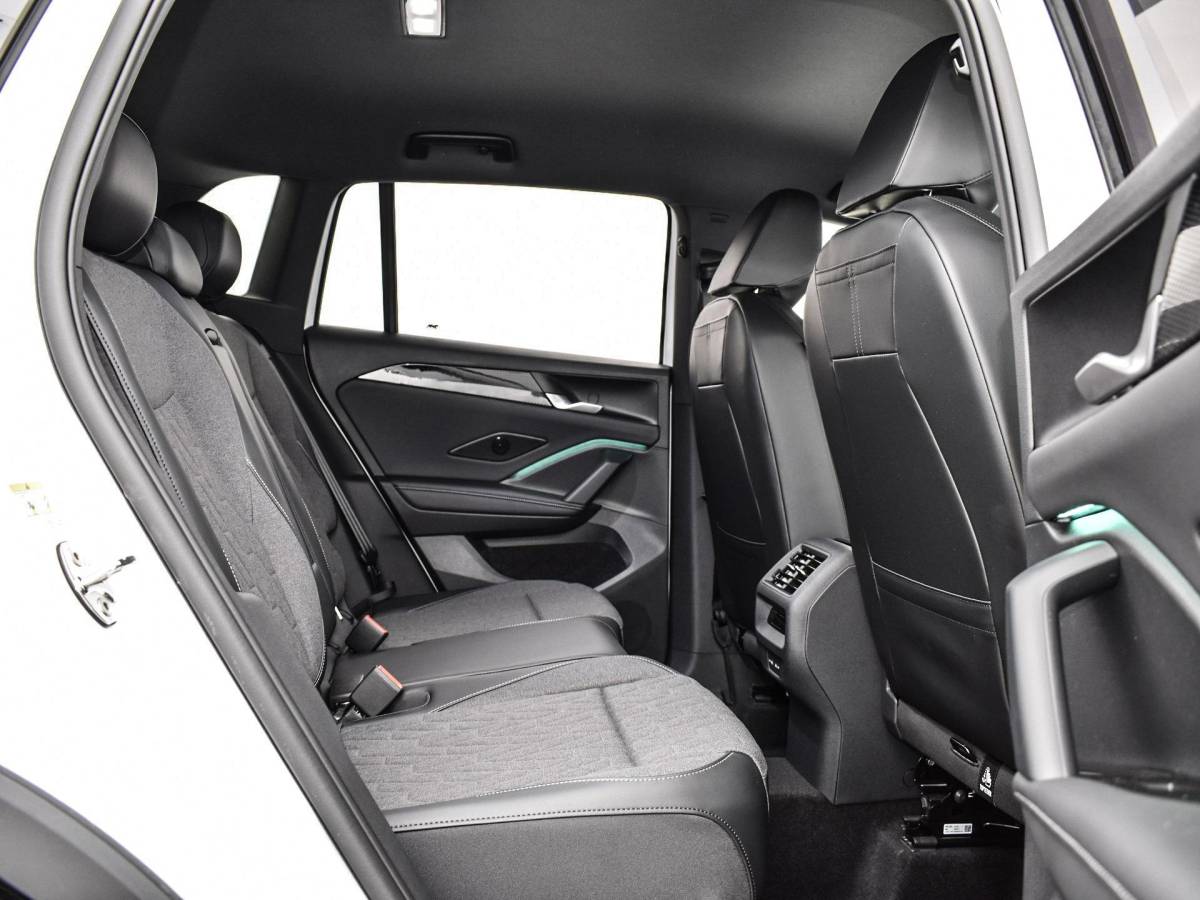 Volkswagen Tiguan Volkswagen Tiguan Life Edition 1.5 eHybrid 204 pk 6 versn. DSG · Comfort Pakket · Style Pakket · Trekhaak inklapbaar, met elektrische ontgrendeling, incl. aanhangermanoeuvreerhulp Trailer Assist ·