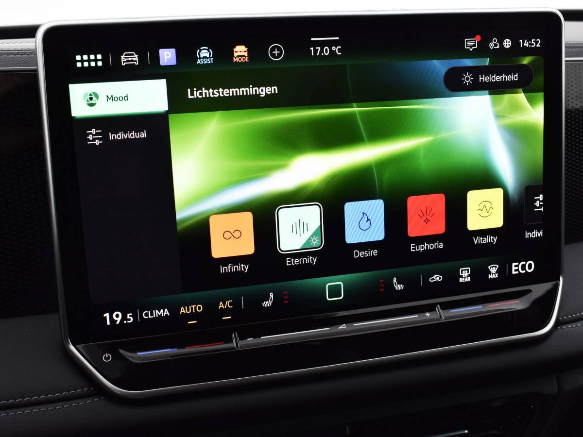 Volkswagen Tiguan Volkswagen Tiguan Life Edition 1.5 eHybrid 204 pk 6 versn. DSG · Comfort Pakket · Style Pakket · Trekhaak inklapbaar, met elektrische ontgrendeling, incl. aanhangermanoeuvreerhulp Trailer Assist ·