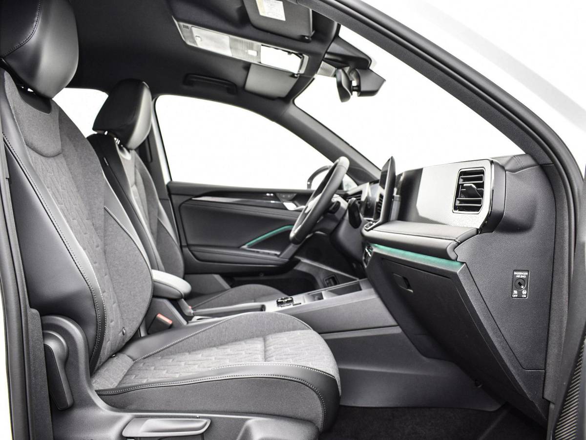 Volkswagen Tiguan Volkswagen Tiguan Life Edition 1.5 eHybrid 204 pk 6 versn. DSG · Comfort Pakket · Style Pakket · Trekhaak inklapbaar, met elektrische ontgrendeling, incl. aanhangermanoeuvreerhulp Trailer Assist ·