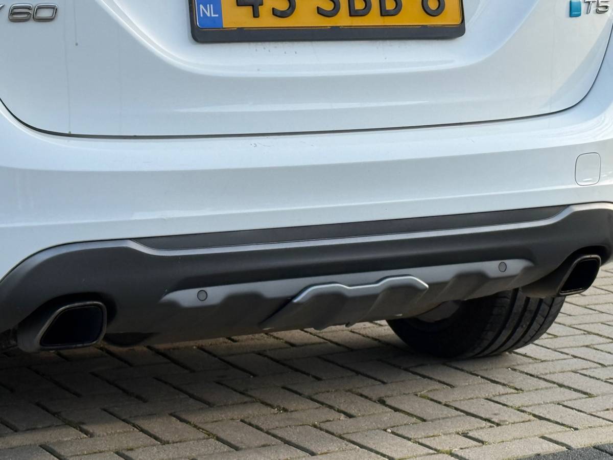 Volvo V60 Volvo V60 2.0T Summum / AUTOMAAT / DEALER ONDERHOUDEN / NAP
