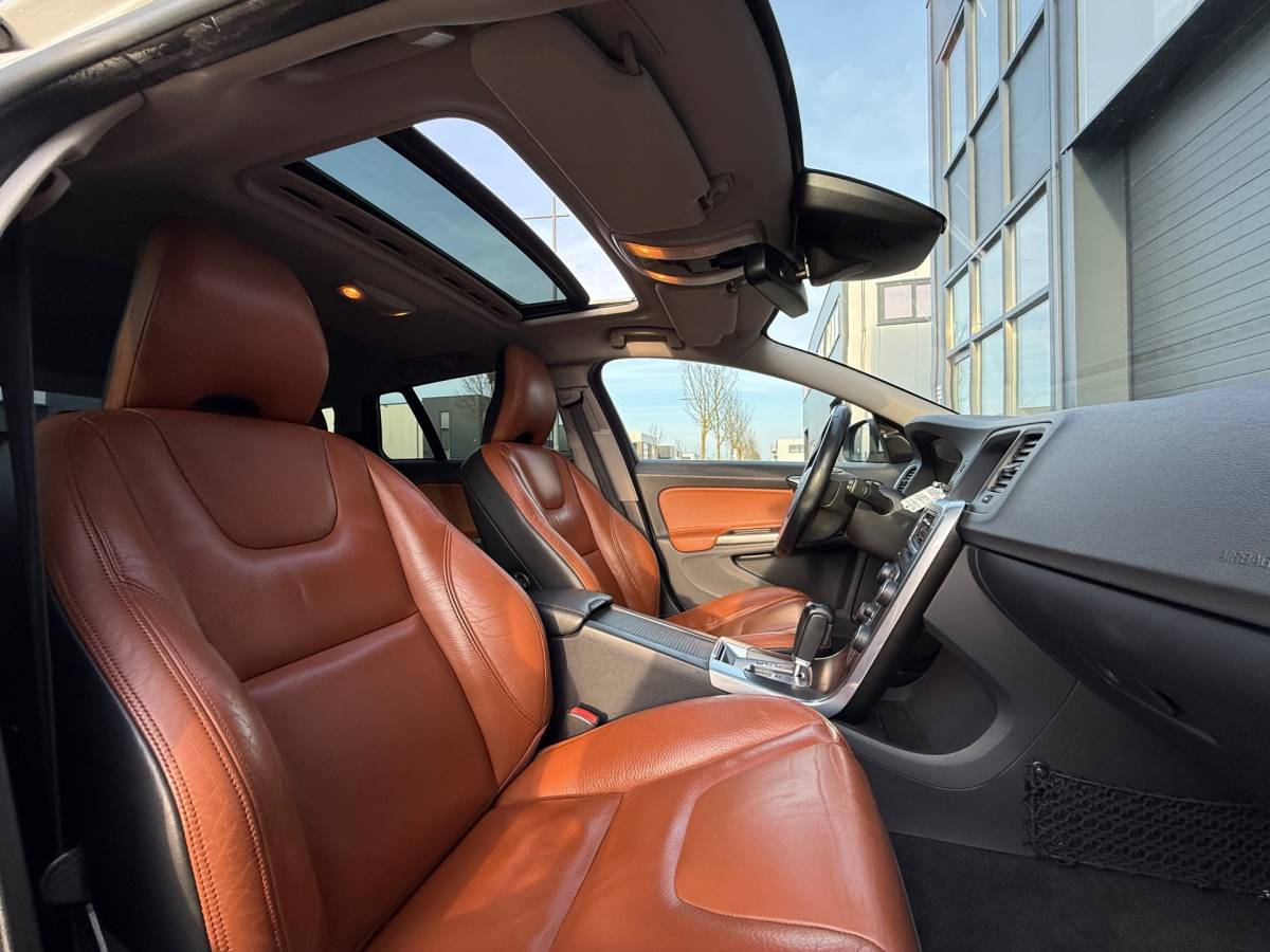Volvo V60 Volvo V60 2.0T Summum / AUTOMAAT / DEALER ONDERHOUDEN / NAP