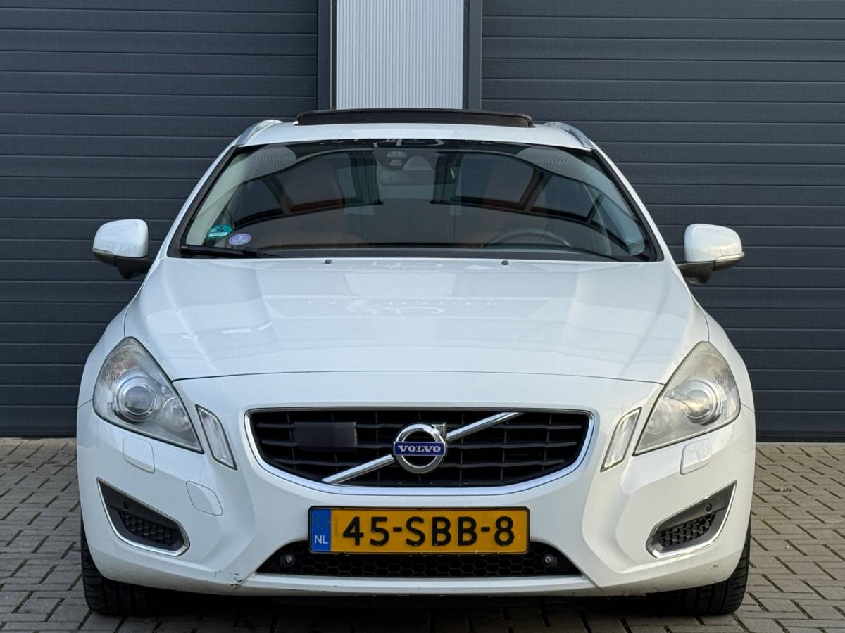 Volvo V60 Volvo V60 2.0T Summum / AUTOMAAT / DEALER ONDERHOUDEN / NAP