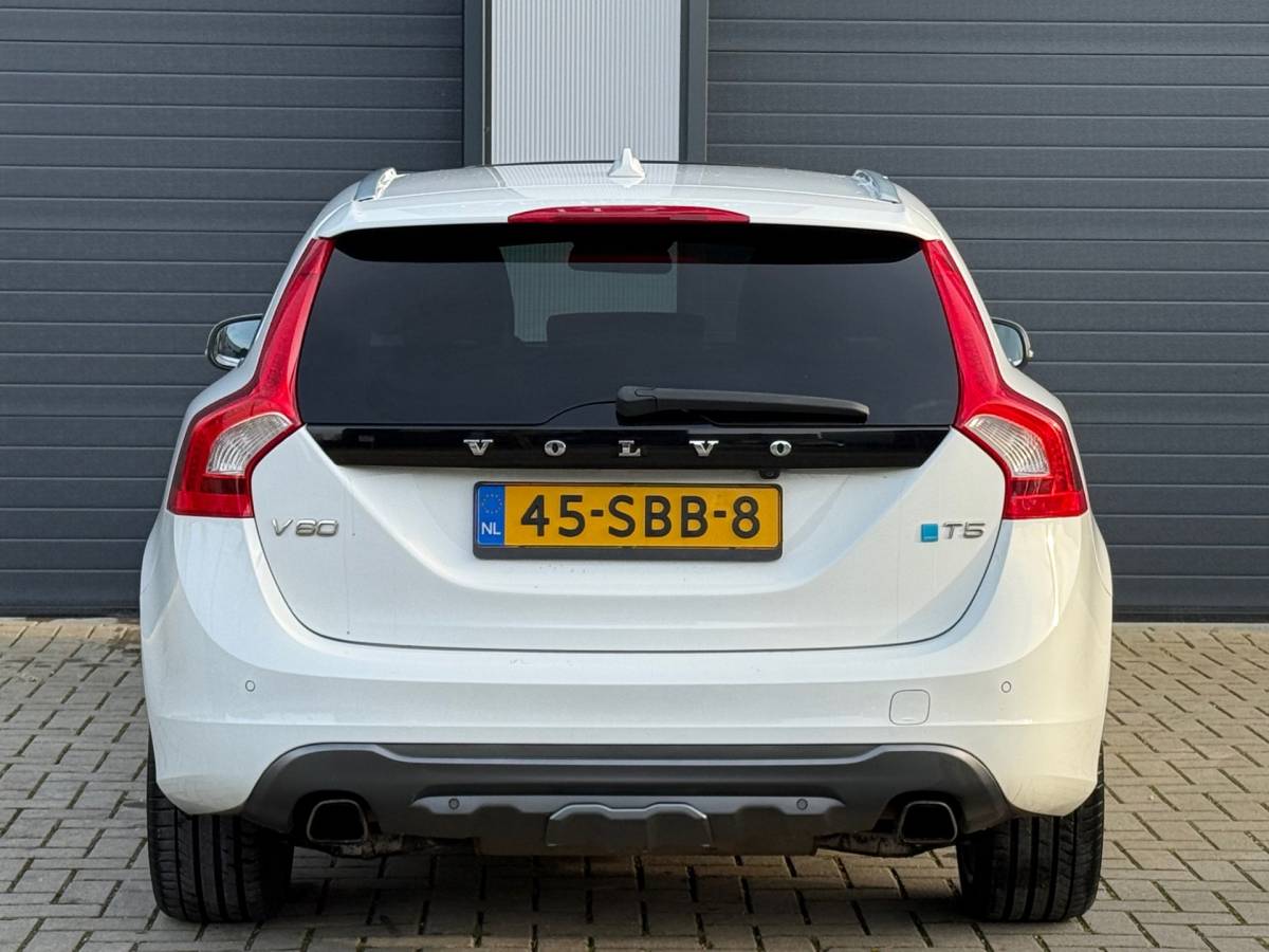 Volvo V60 Volvo V60 2.0T Summum / AUTOMAAT / DEALER ONDERHOUDEN / NAP