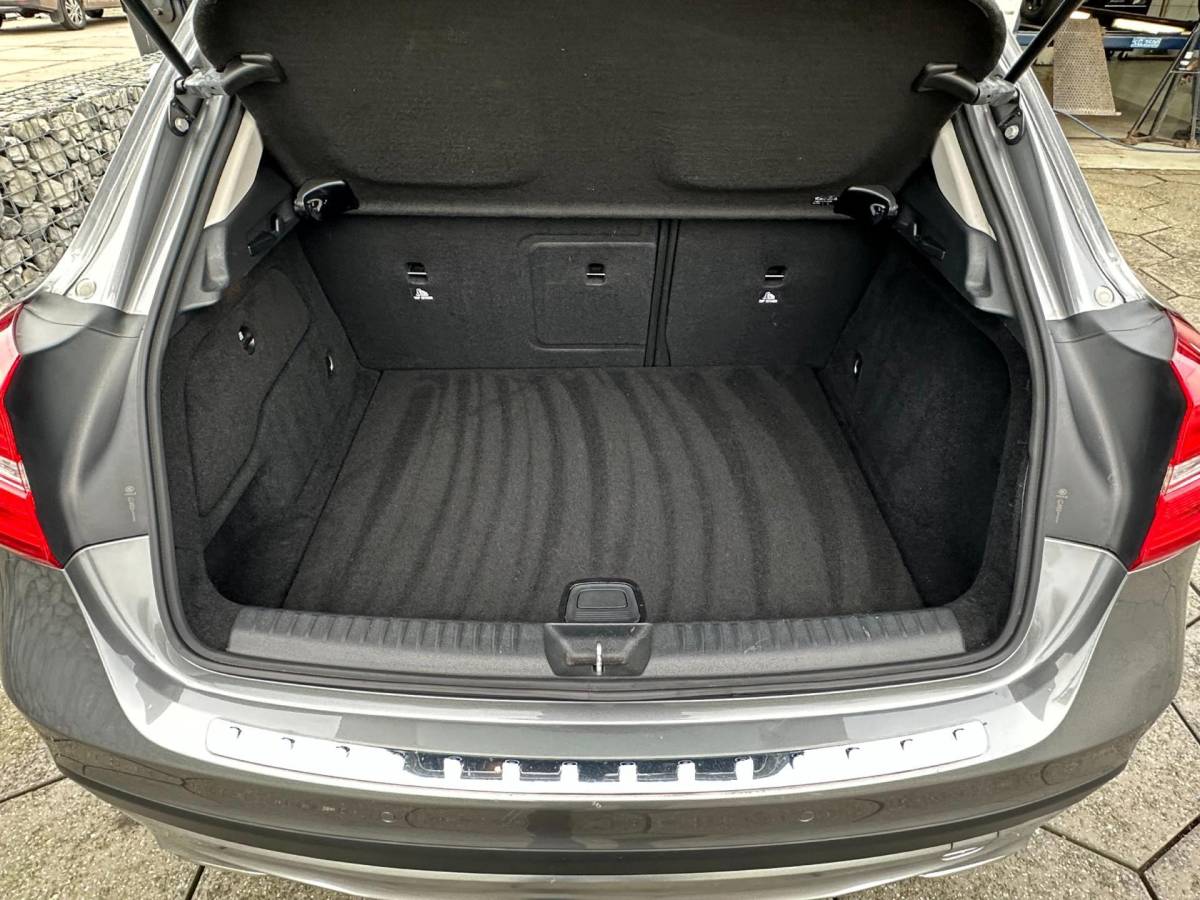 Mercedes-Benz GLA Mercedes-Benz GLA-klasse 200 Ambition/ Navi/ Half leder/ Privacy Glass/ PDC/ AUT7