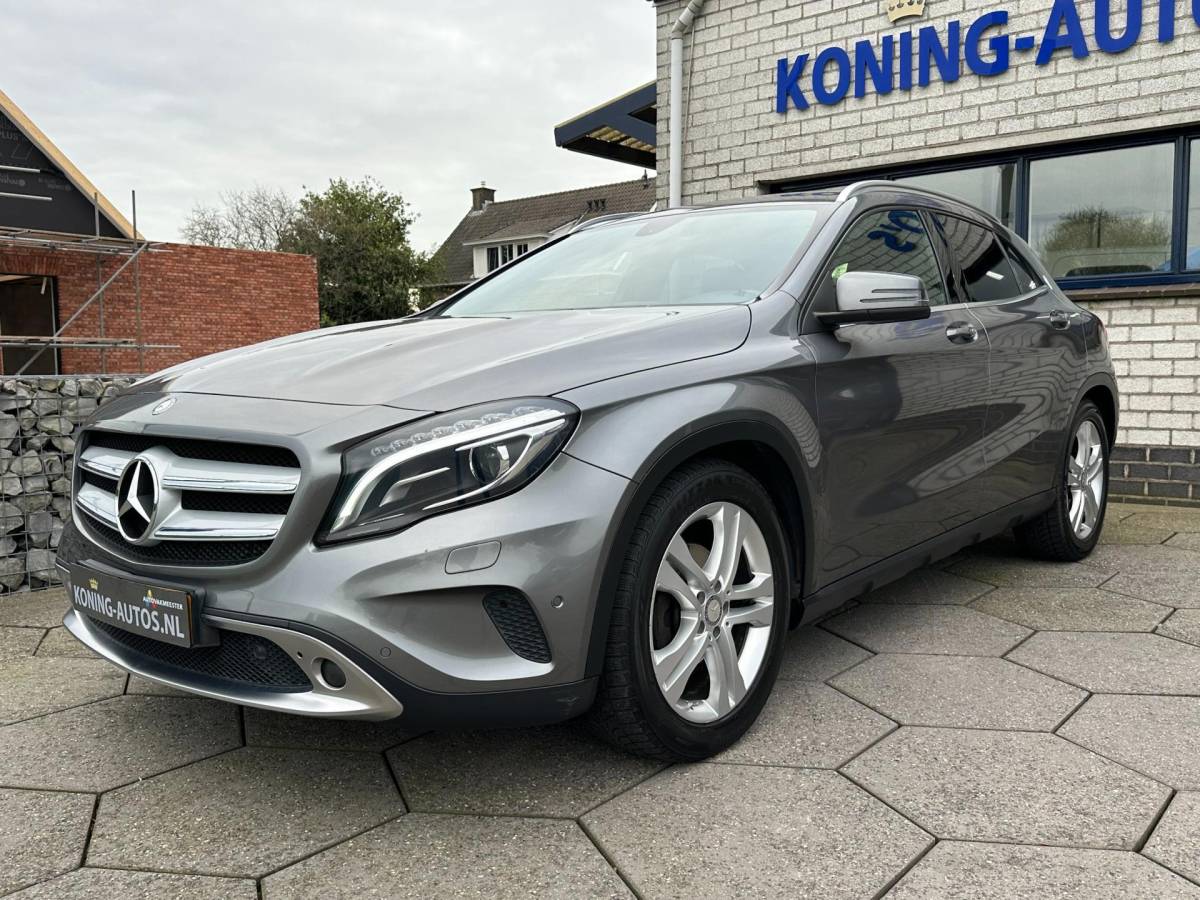 Mercedes-Benz GLA Mercedes-Benz GLA-klasse 200 Ambition/ Navi/ Half leder/ Privacy Glass/ PDC/ AUT7