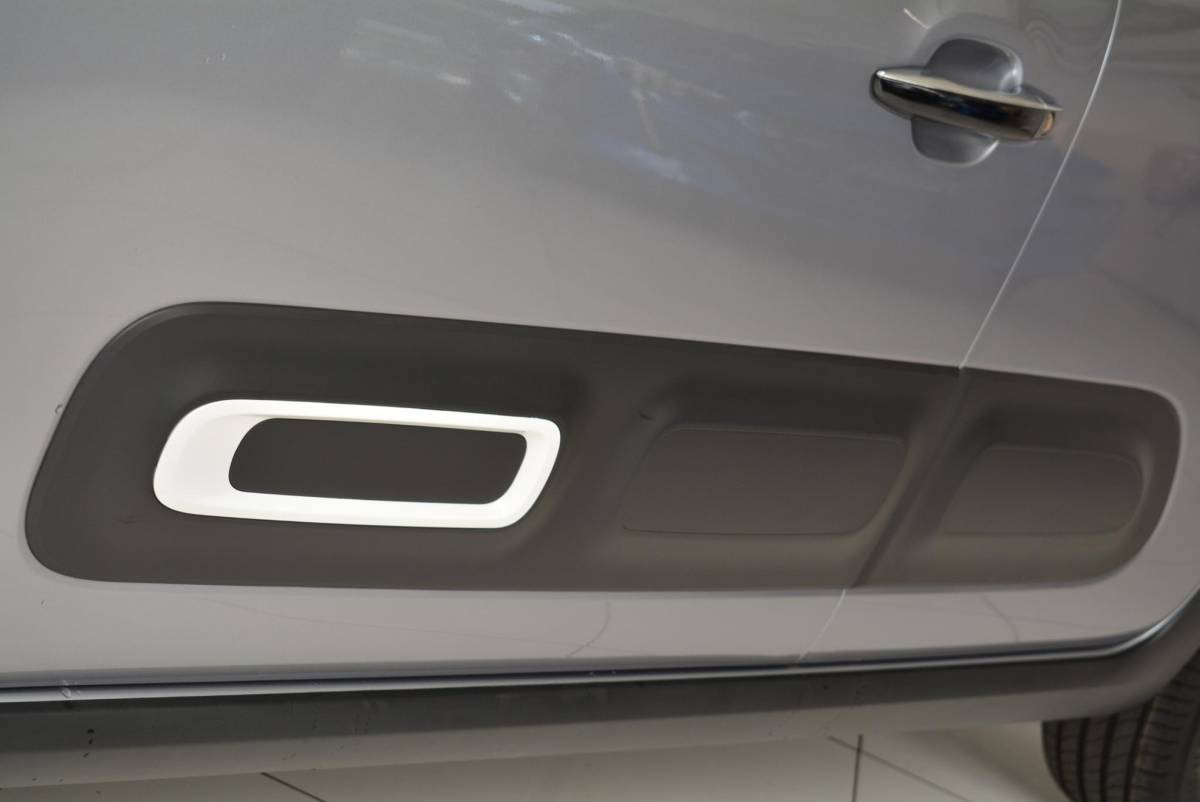 Citroën C3 Citroen C3 1.2 83pk Max | Navigatie | Keyless Entry | Achteruitrijcamersa