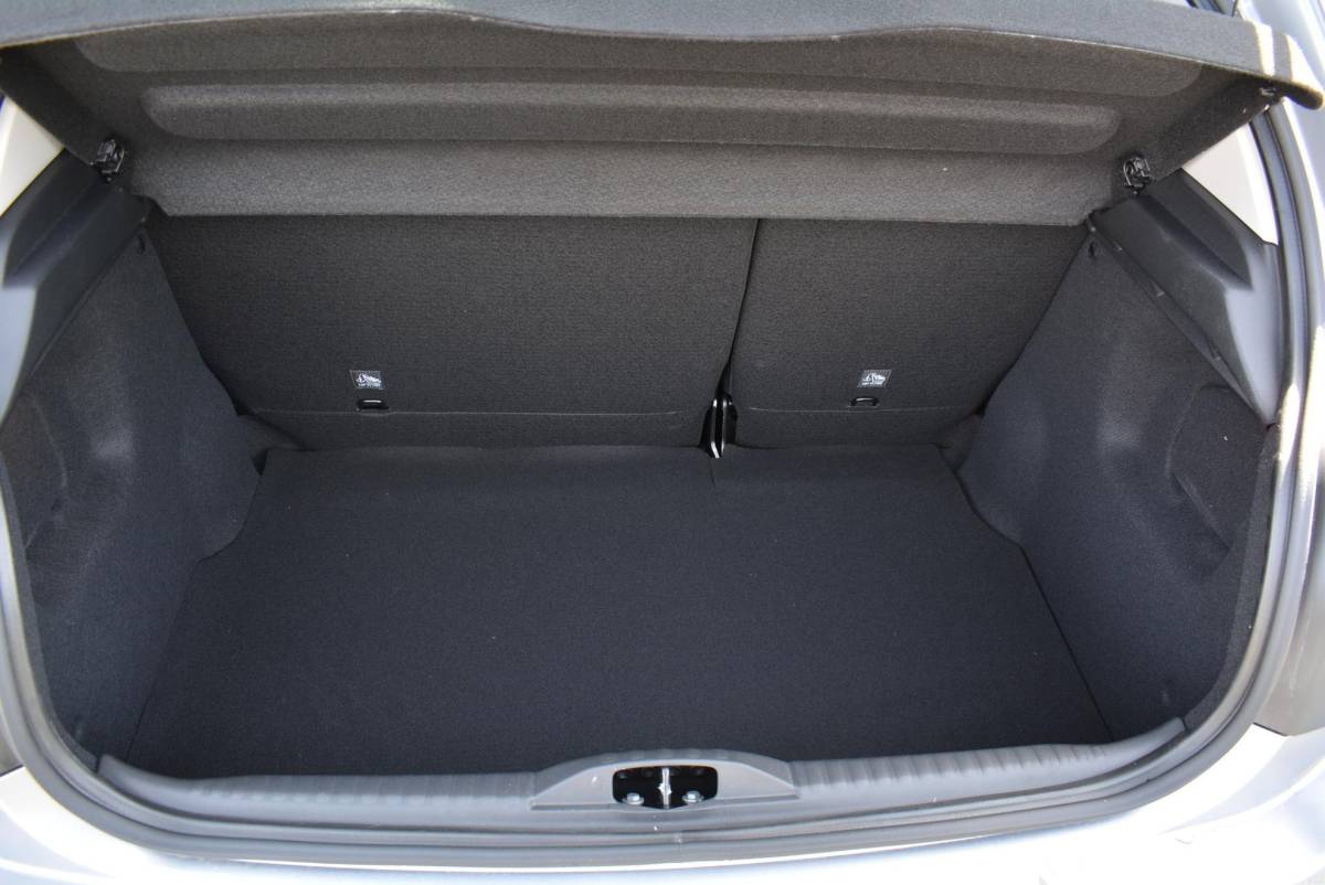 Citroën C3 Citroen C3 1.2 83pk Max | Navigatie | Keyless Entry | Achteruitrijcamersa