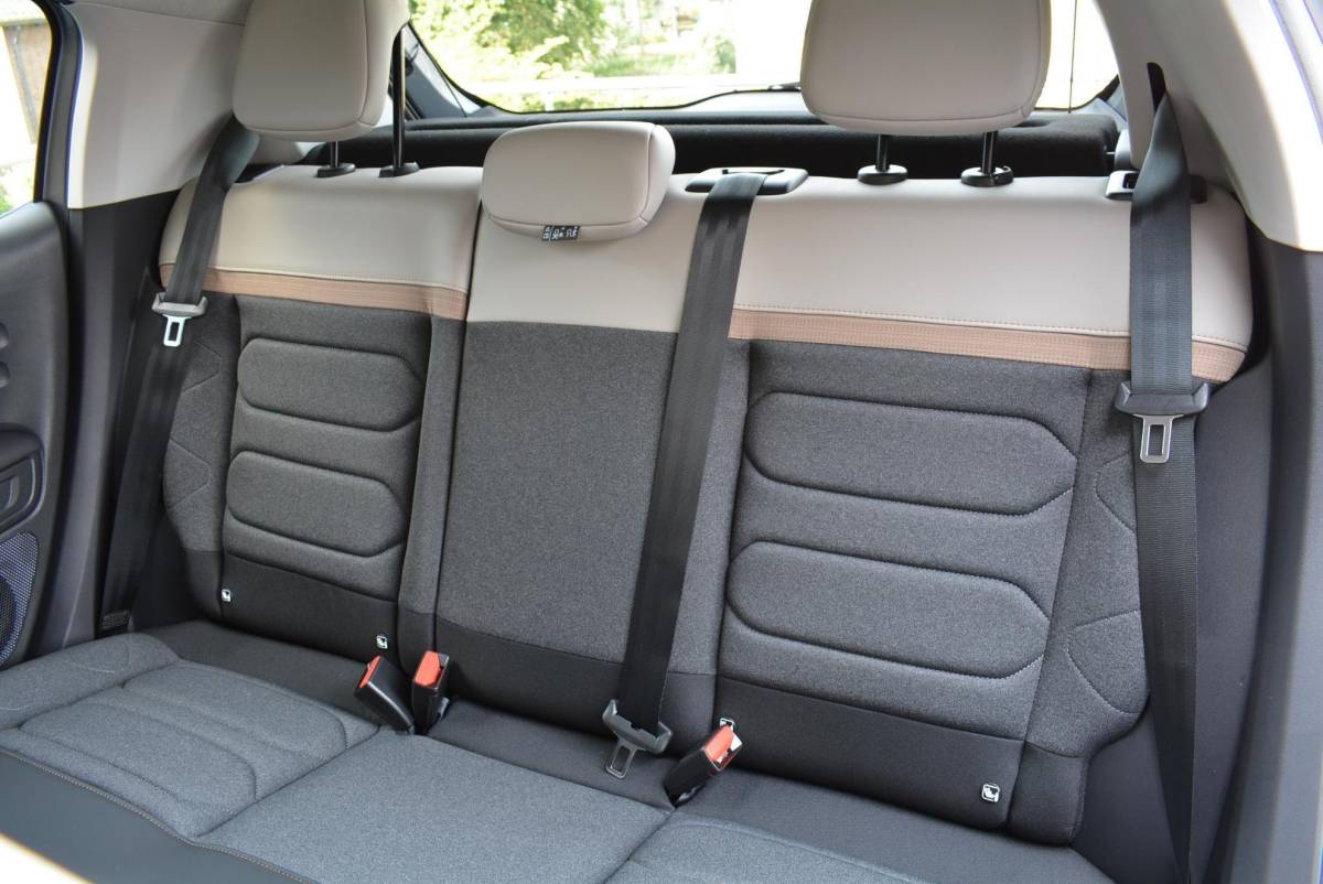 Citroën C3 Citroen C3 1.2 83pk Max | Navigatie | Keyless Entry | Achteruitrijcamersa