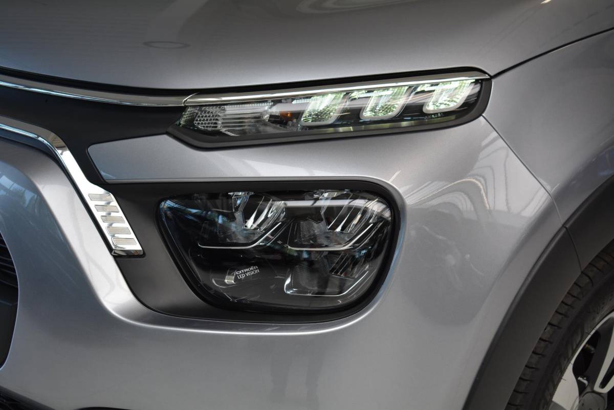 Citroën C3 Citroen C3 1.2 83pk Max | Navigatie | Keyless Entry | Achteruitrijcamersa