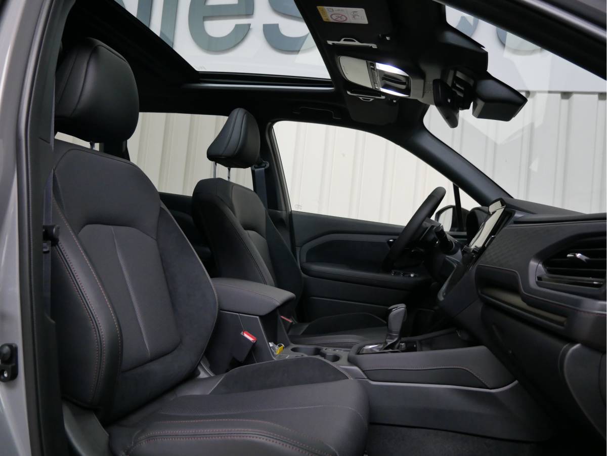Subaru Forester Subaru Forester 2.0i e-BOXER Premium First Edition!