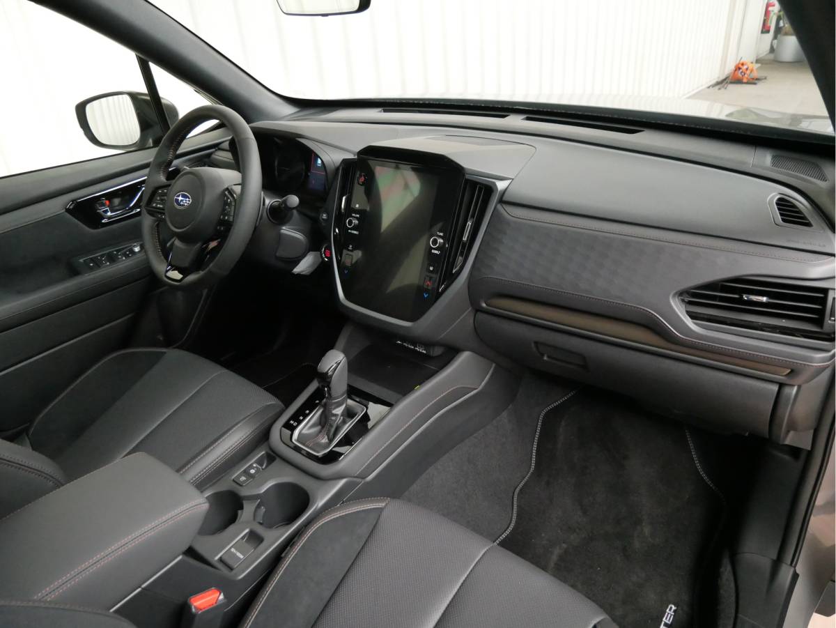 Subaru Forester Subaru Forester 2.0i e-BOXER Premium First Edition!